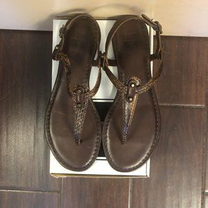 New FRYE Brand T-Strap Sandals Dk. Brown Size 7.5